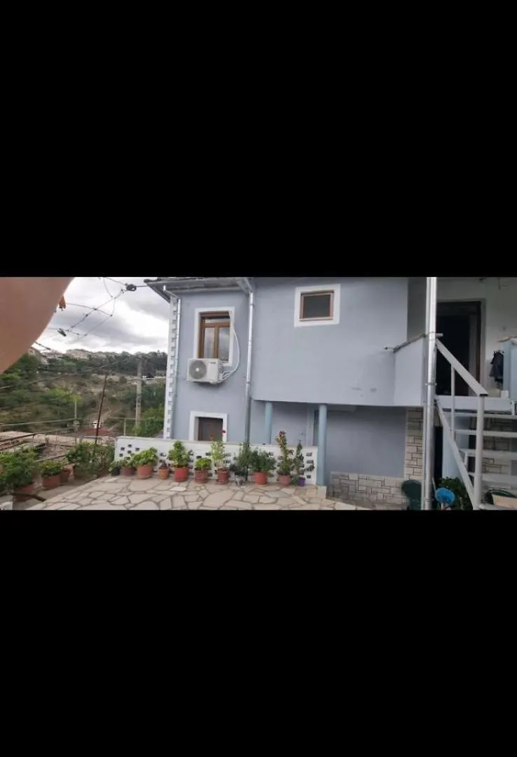 Loykas Guesthouse Gjirokastër